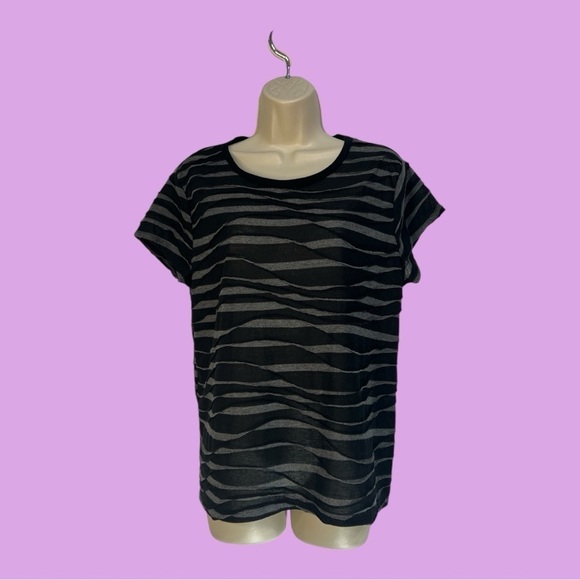 Simply Vera Vera Wang Funky Black Gray Wavy Stripe Short Sleeve Top Size XL - Picture 2 of 6